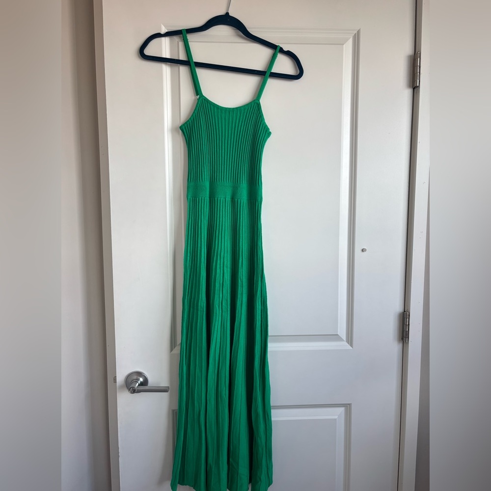 Green Pleated Knit Maxi Dress